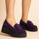 półbuty skórzane fioletowe na koturnie
