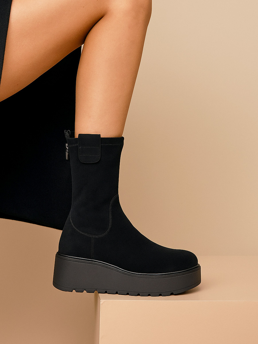 skórzane botki na koturnie Betti