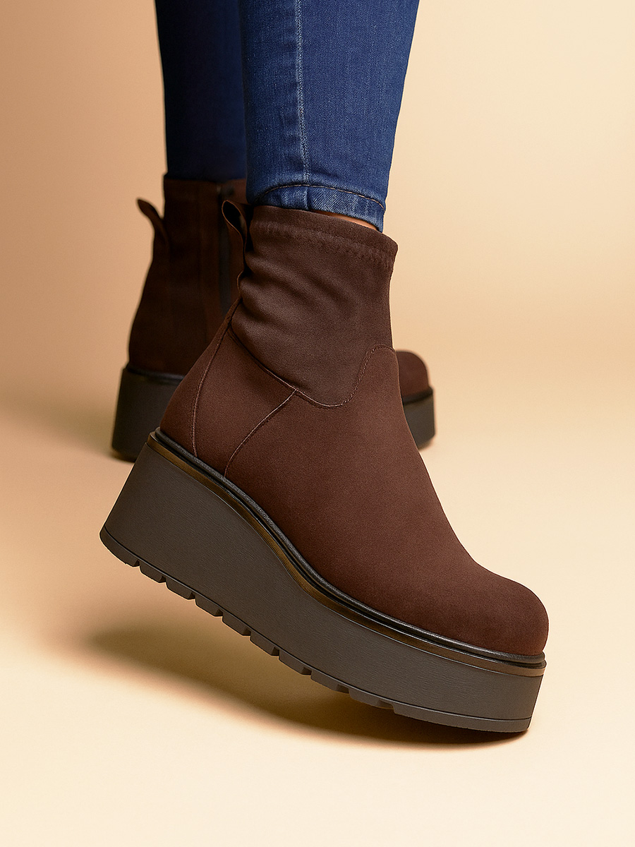 botki skórzane na koturnie brązowe