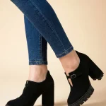 półbuty skórzane damskie na obcasie 9 cm