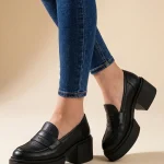 mokasyny skórzane damskie, platforma, obcas 6 cm, czarny groszek